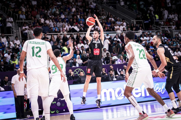 Saudi beat Jordan to keep hopes alive